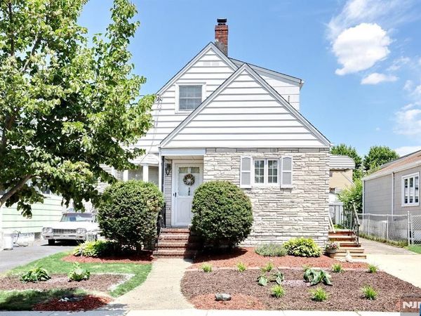 140 Carlyle Court, CARLSTADT, NJ 07072
