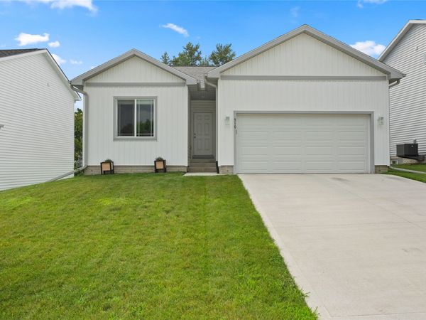 510 Ironwood Avenue , Woodward, IA 50276