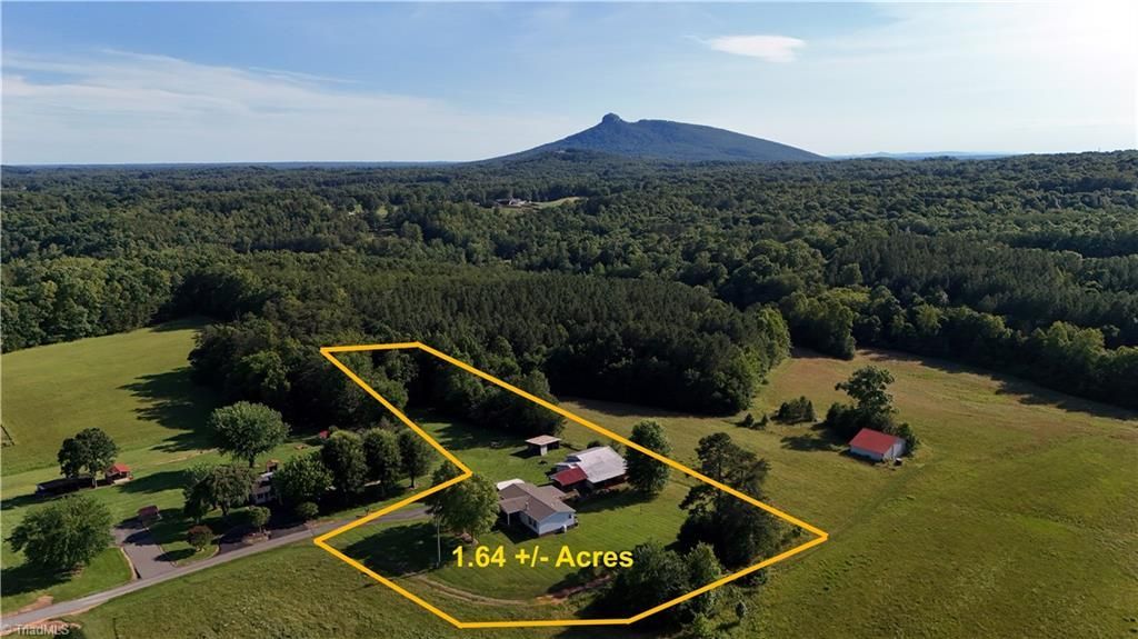 1075 Atkins Lane, Pinnacle, NC 27043 Main Photo