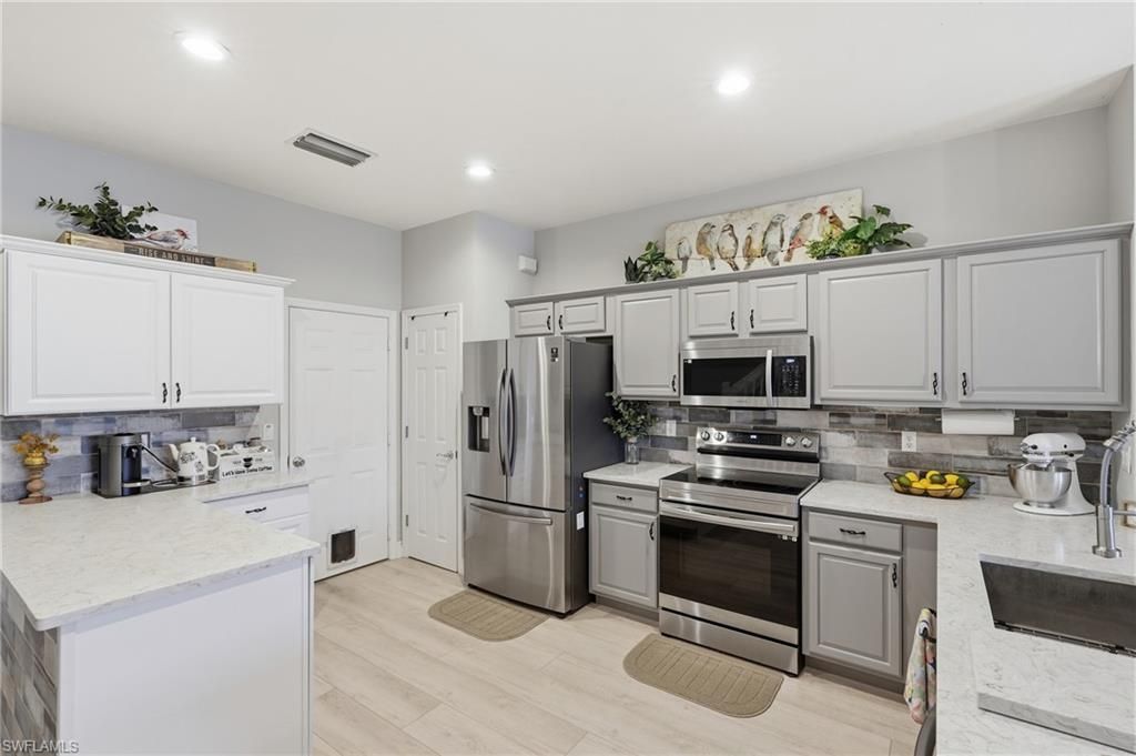15950 Marcello Cir, Unit 247, Naples, FL 34110 Photo
