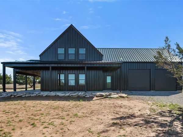 1053 Bluff Creek Drive, Strawn, TX 76475