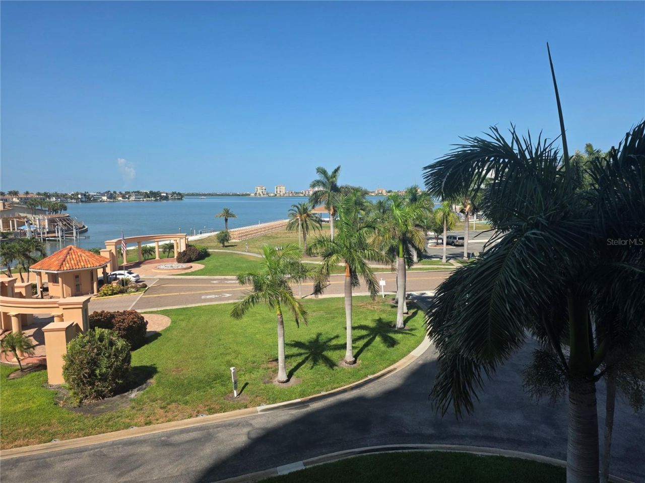 4900 Brittany Drive S, Unit 414, Saint Petersburg, FL 33715 Photo