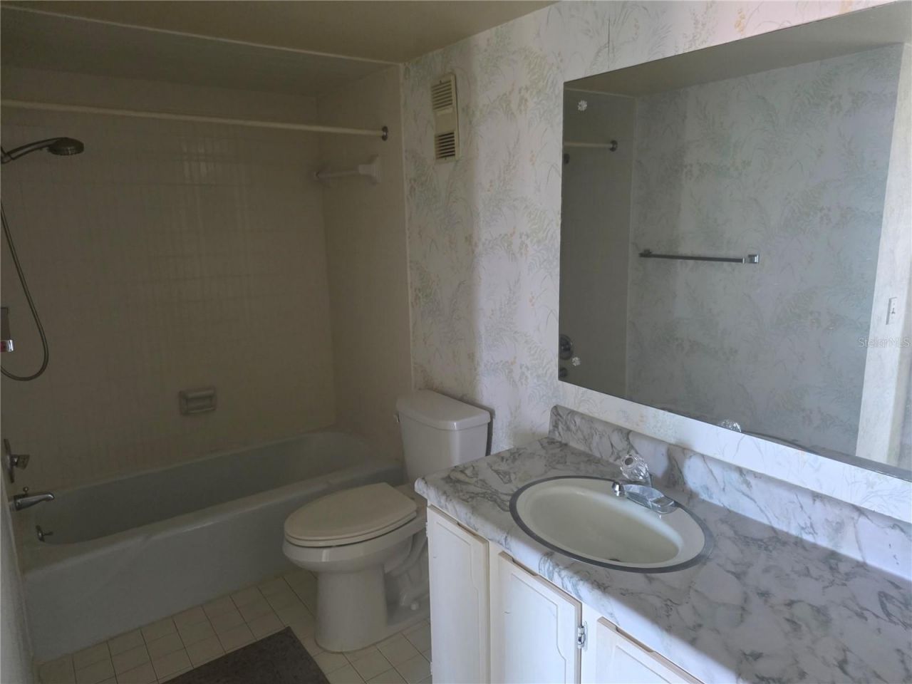 4900 Brittany Drive S, Unit 414, Saint Petersburg, FL 33715 Photo