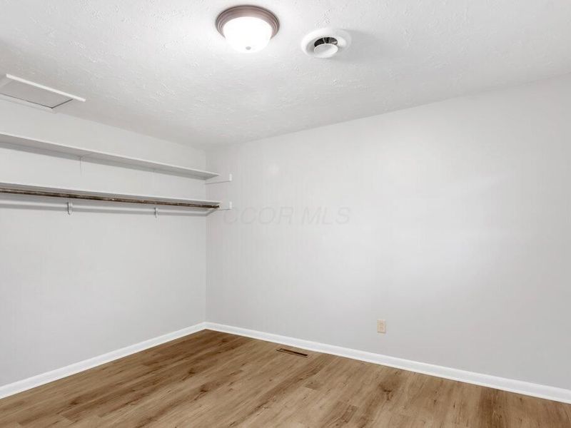 2381 Century Drive , Columbus, OH 43211 Photo 13