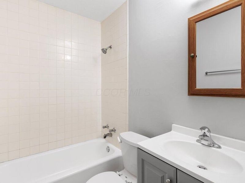 2381 Century Drive , Columbus, OH 43211 Photo 17