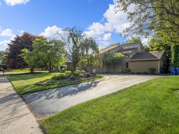 7231 Sawmill Run, Holland, OH 43528