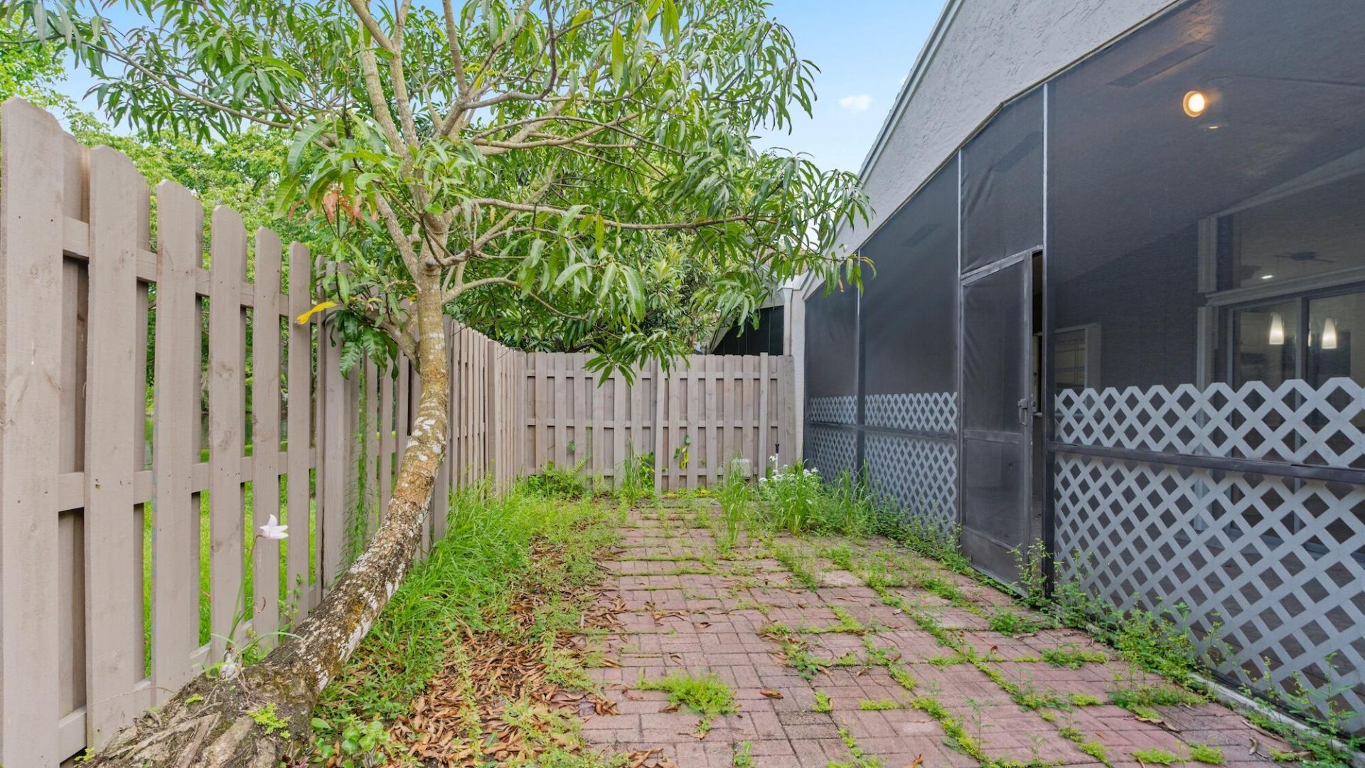 570 Woodgate Circle, Unit A, Sunrise, FL 33326 Photo
