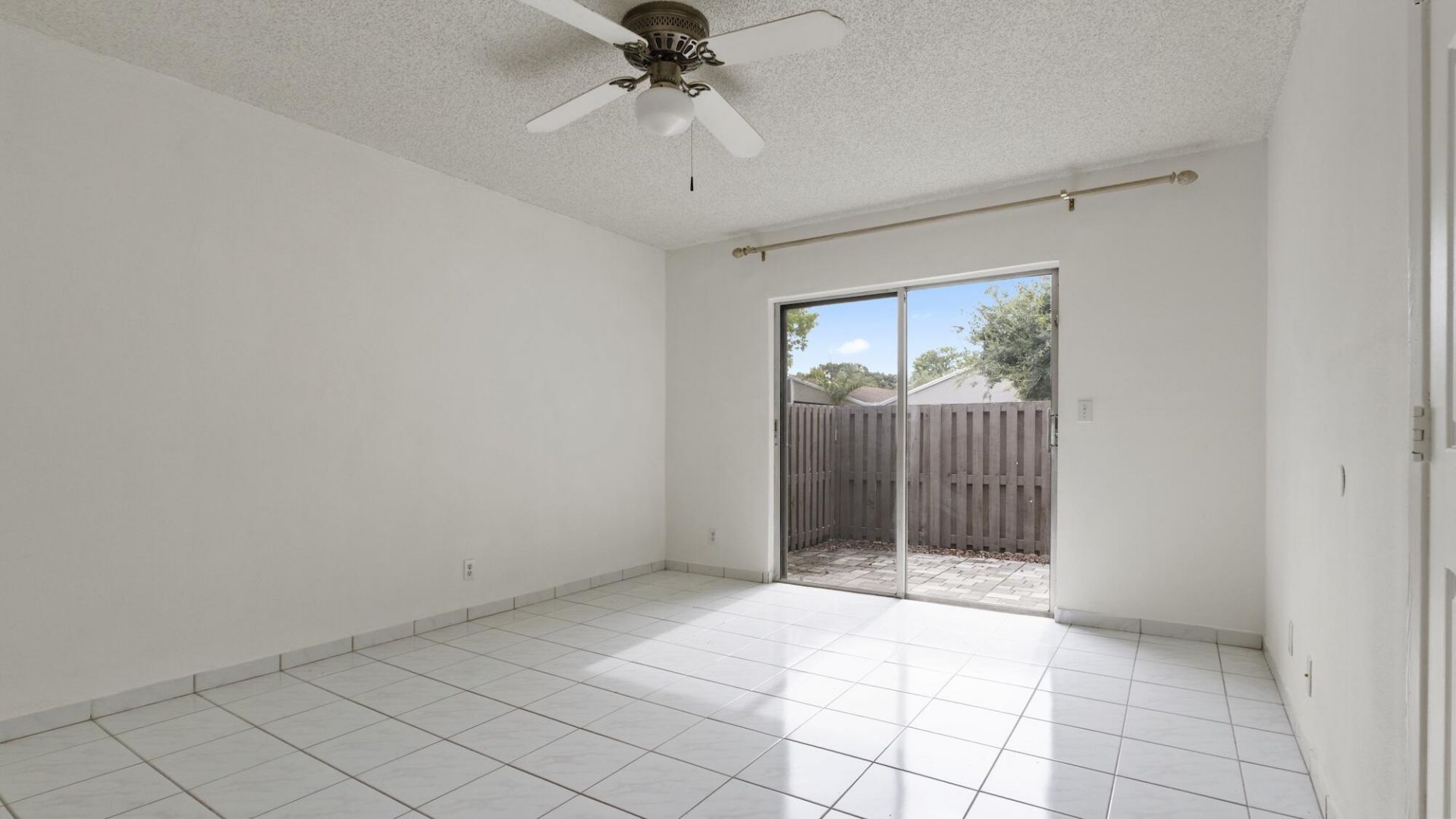 570 Woodgate Circle, Unit A, Sunrise, FL 33326 Photo