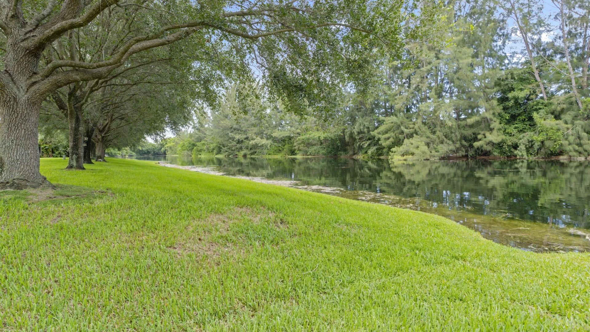 570 Woodgate Circle, Unit A, Sunrise, FL 33326 Photo