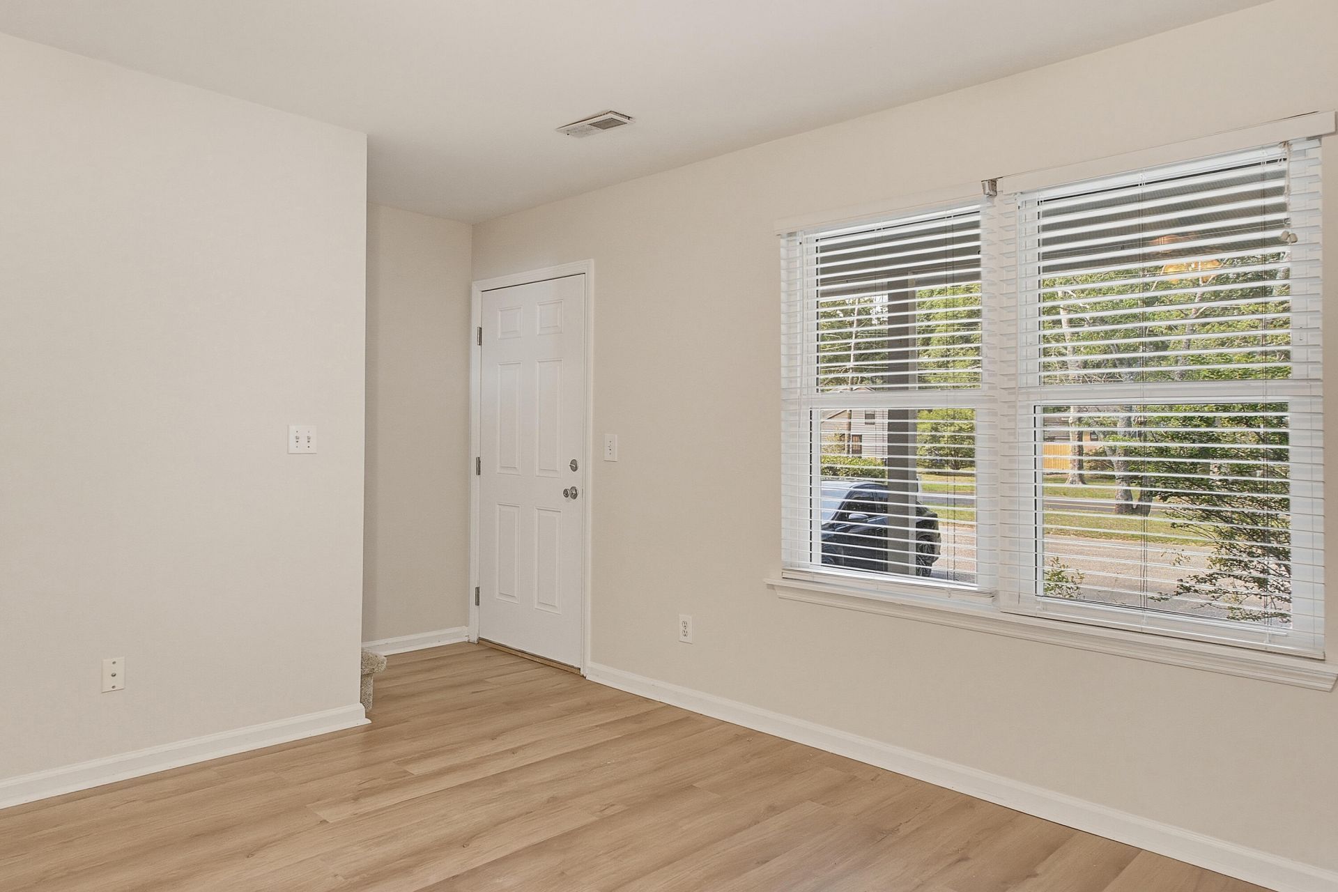 1190 Julian Clark Road Photo 4