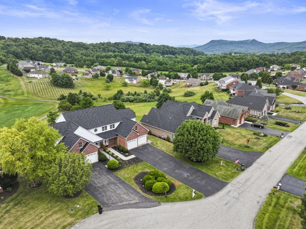 466 Summit Ridge RD, Daleville, VA 24083
