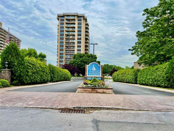 18-15 215th , Unit 17R, Bayside, NY 11360