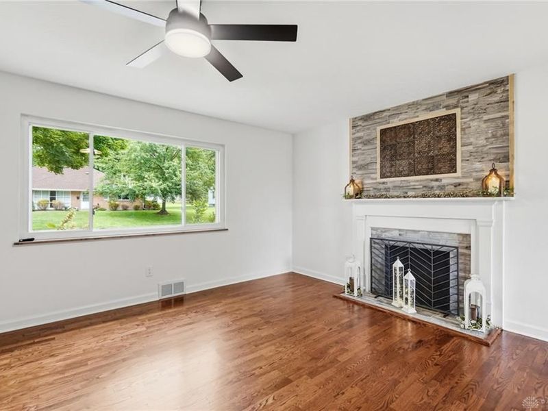 136 E Ridgeway Drive, Centerville, OH 45459 Photo 7