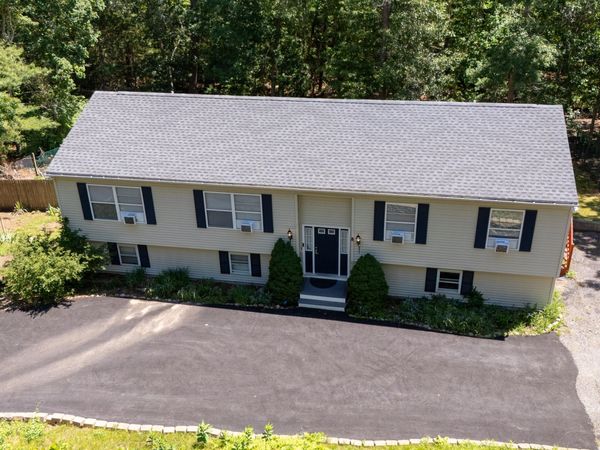 8 Raccoon Lane, Forestdale, MA 02644
