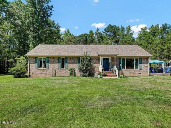 770 Bridal Creek Drive, Burgaw, NC 28425
