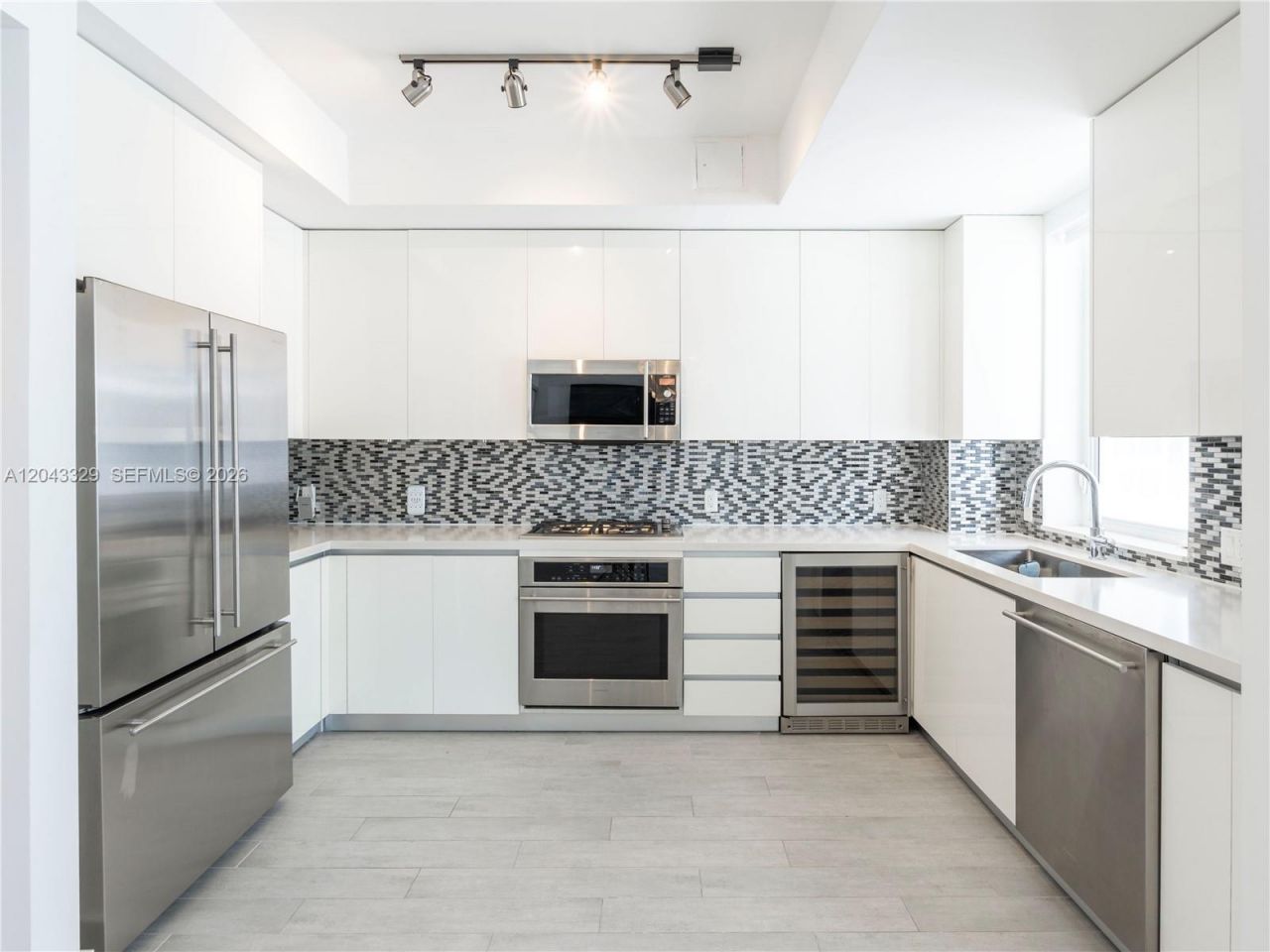 51 N Shore Dr , Unit 51, Miami Beach, FL 33141 Photo