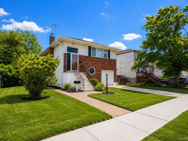 26 Lancaster Road , Unit 1st Floor, Island Park, NY 11558