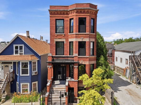 3608 W Wolfram Street , Chicago, IL 60618