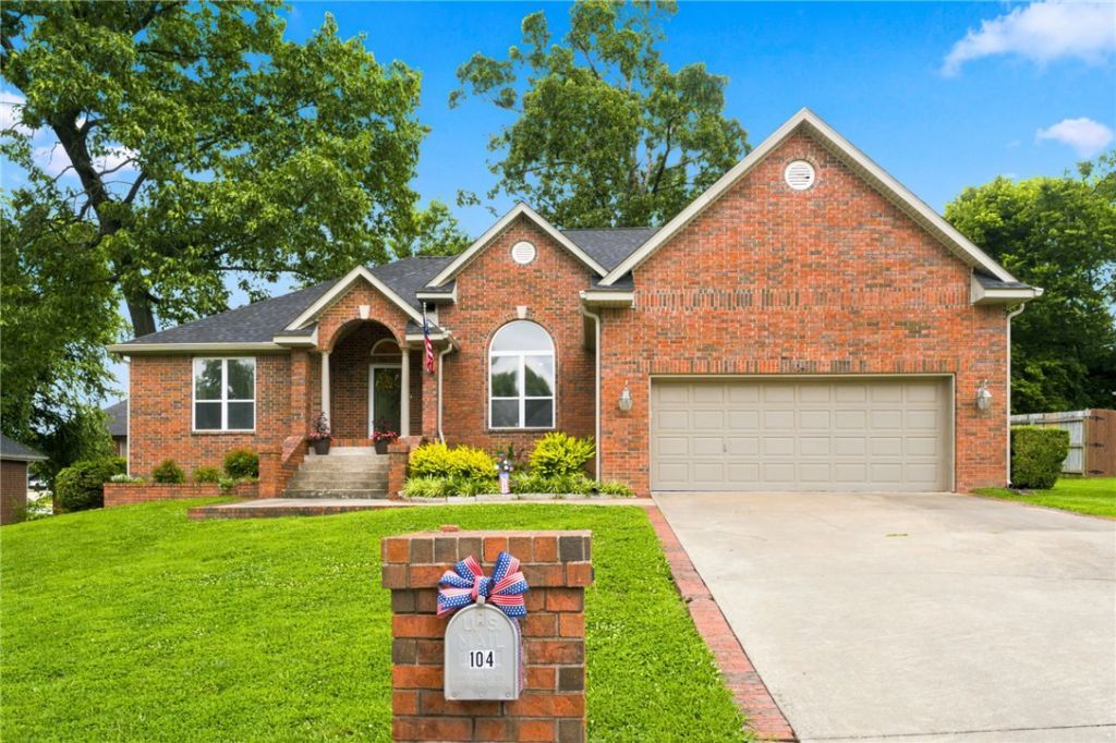104 NW O Street, Bentonville, AR 72712 Main Photo
