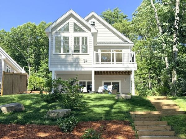 26 Laurelwood Dr, Webster, MA 01570