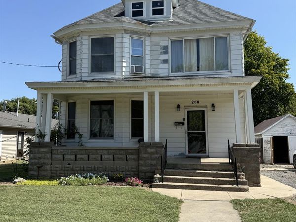 200 S MAIN Street, Winchester, IL 62694