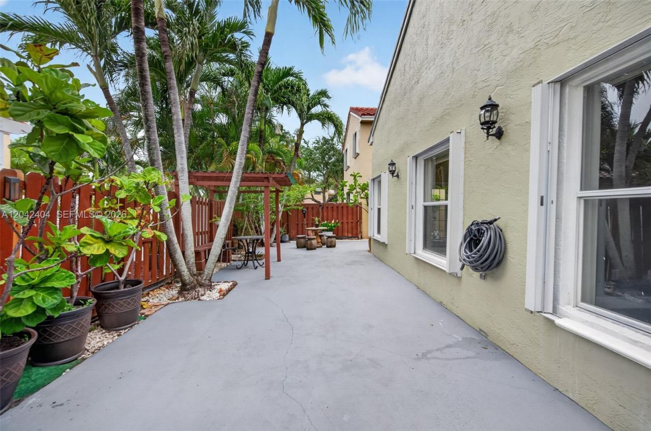 4950 SW 152nd Ave, Miramar, FL 33027 Photo