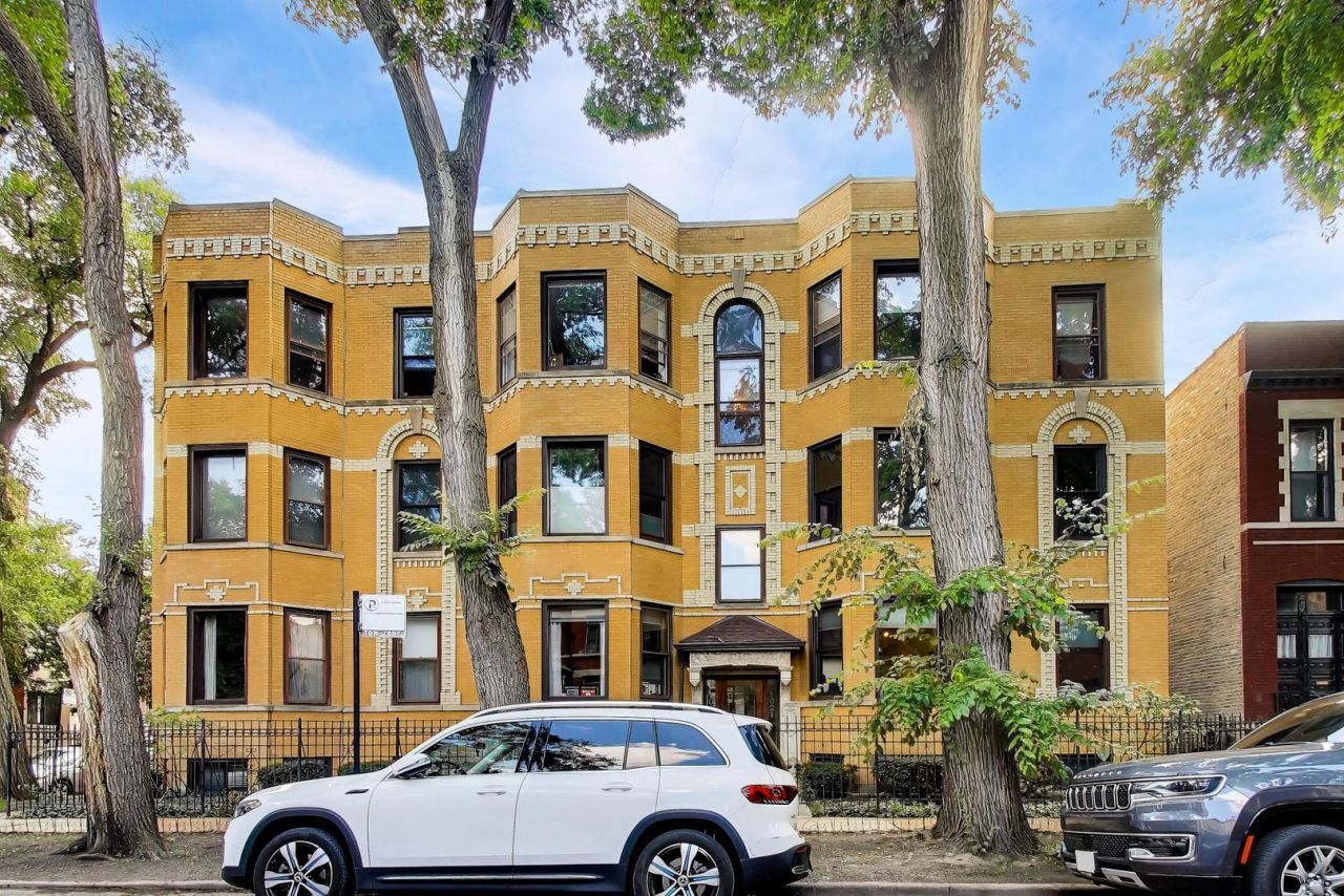 1021 N Hoyne Avenue, Unit 1A, Chicago, IL 60622 Main Photo