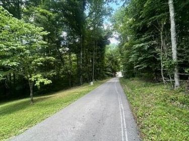 1 Godsey Avenue, Whitley City, KY 42653