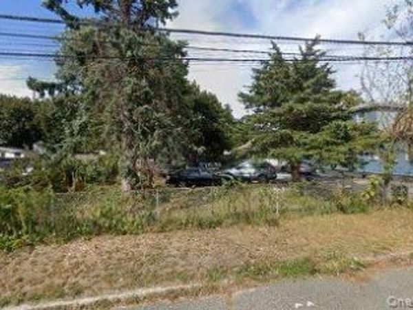269 Irving Street , Central Islip, NY 11722