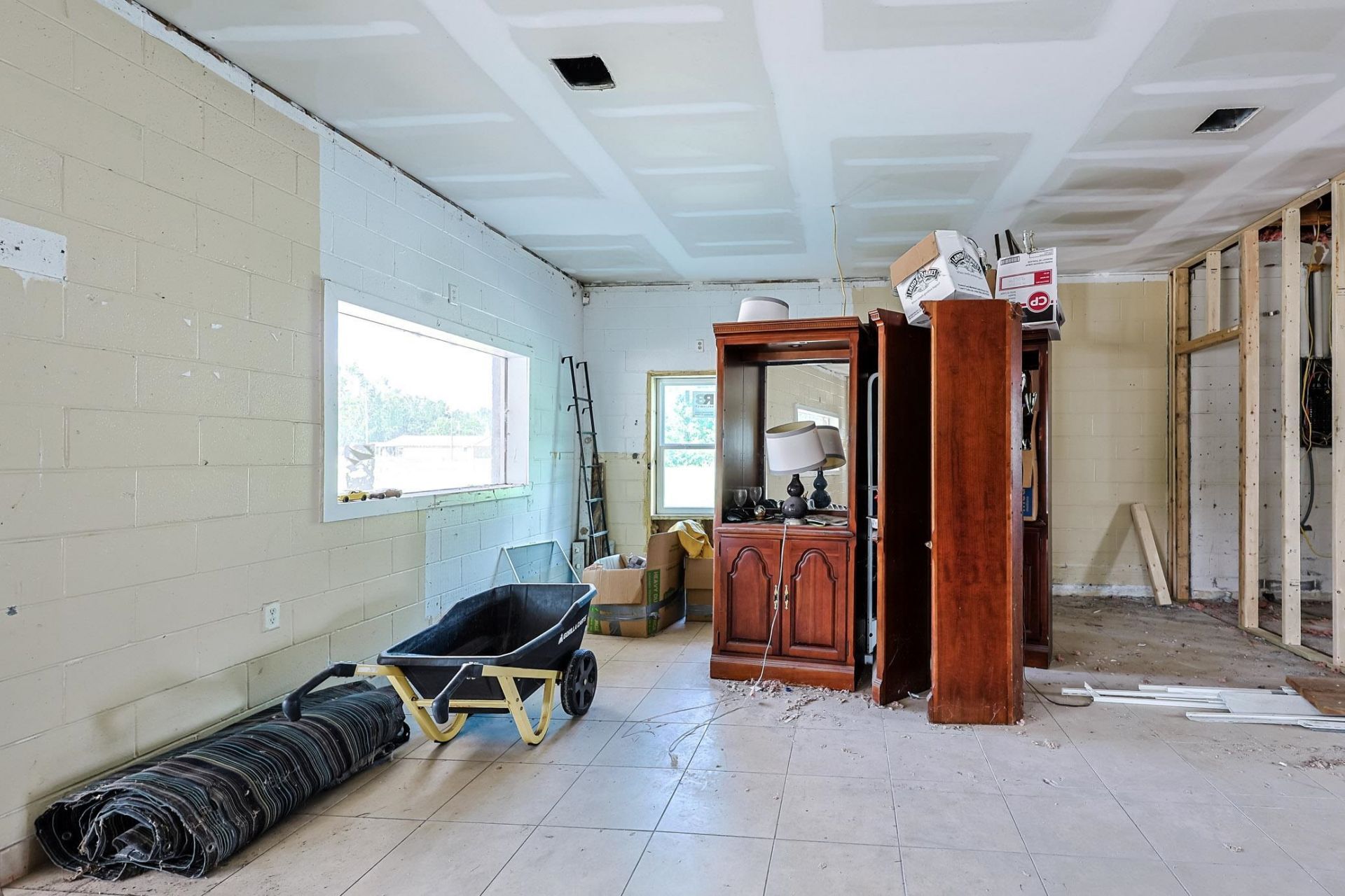 12132 Highway 905  Photo 7