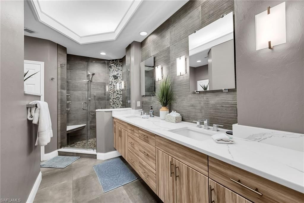 9380 Gulf Shore Dr , Unit 402, Naples, FL 34108 Photo