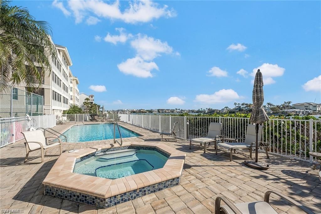 9380 Gulf Shore Dr , Unit 402, Naples, FL 34108 Photo