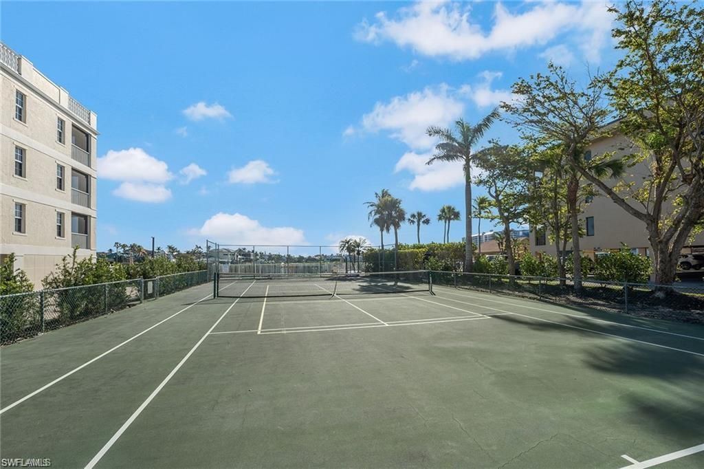 9380 Gulf Shore Dr , Unit 402, Naples, FL 34108 Photo