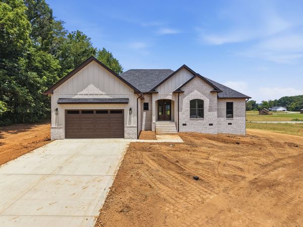 150 E McCormick Rd , Livingston, TN 38570