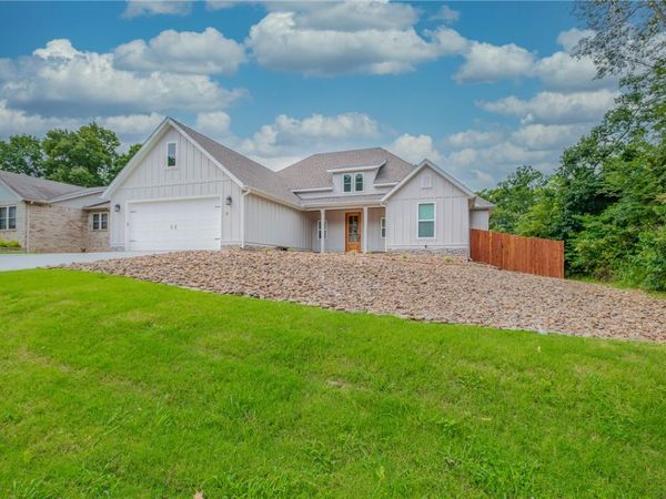 9 Clevedon Circle , Bella Vista, AR 72715