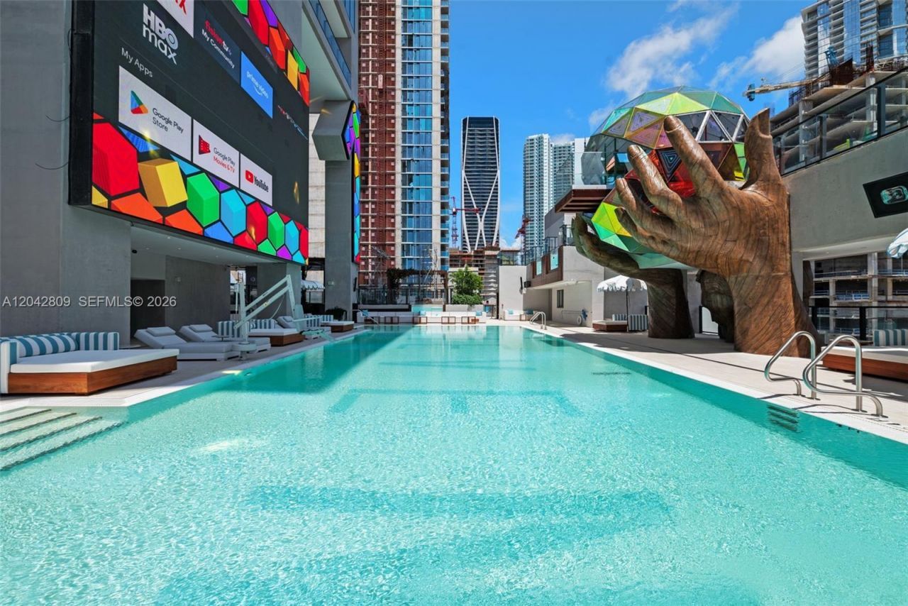 20 NE 11 , Unit 2410, Miami, FL 33132 Photo