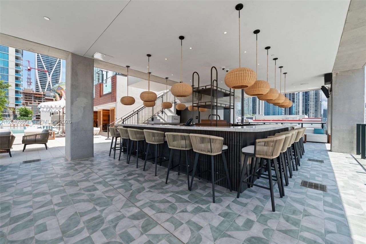 20 NE 11 , Unit 2410, Miami, FL 33132 Photo