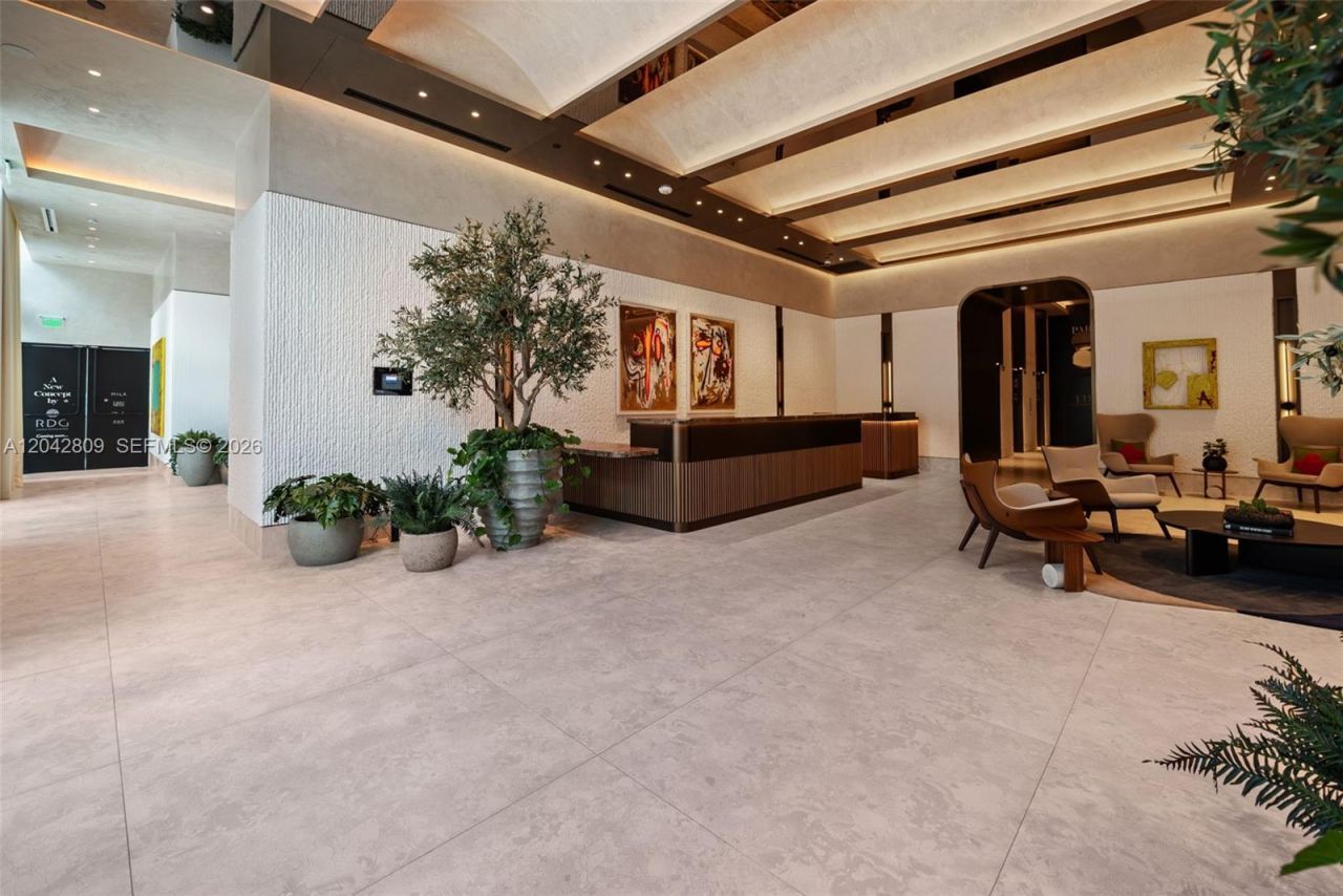 20 NE 11 , Unit 2410, Miami, FL 33132 Photo