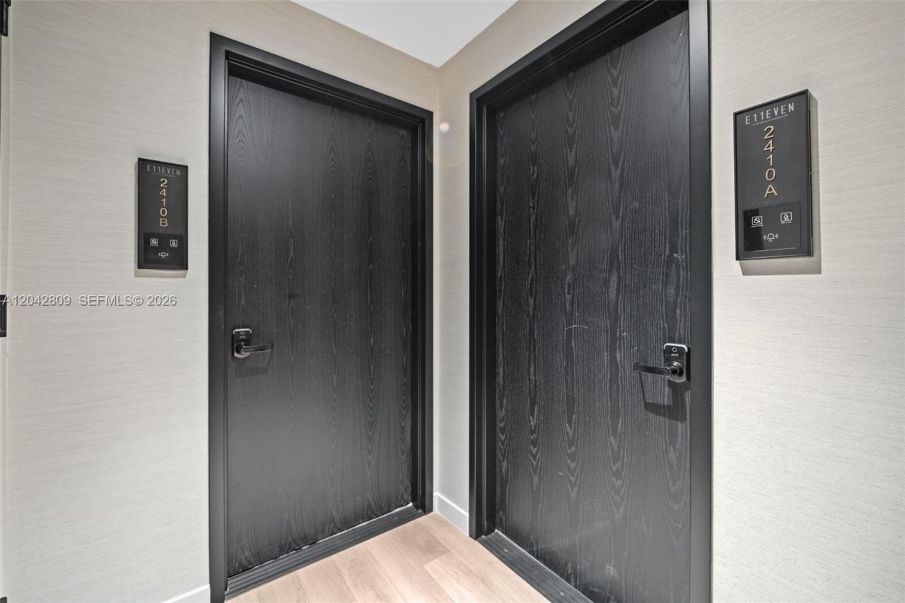 20 NE 11 , Unit 2410, Miami, FL 33132 Photo