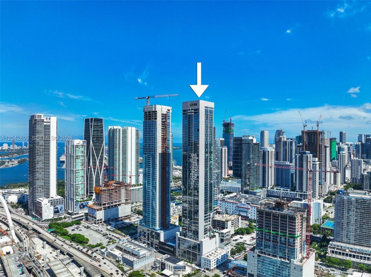 20 NE 11 , Unit 2410, Miami, FL 33132 Photo