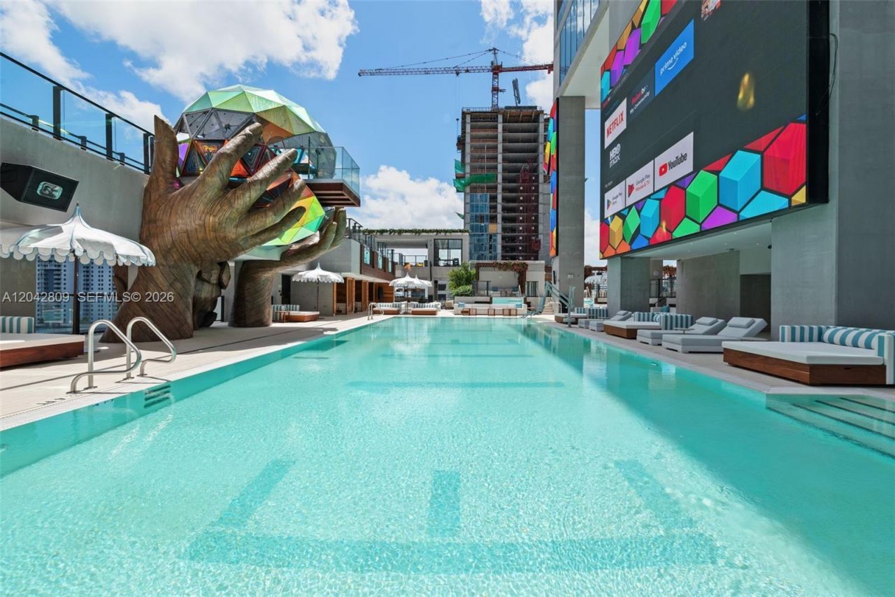 20 NE 11 , Unit 2410, Miami, FL 33132 Photo