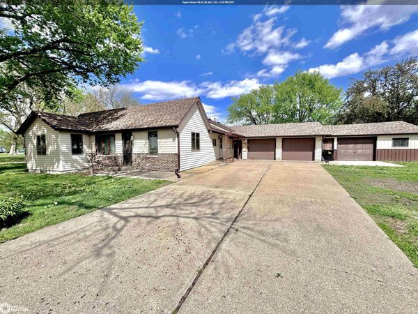 1313 4Th Street, Onawa, IA 51040