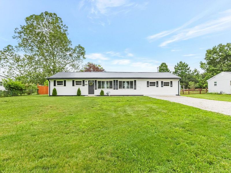 916 Fieldson Drive , Heath, OH 43056 Photo 3