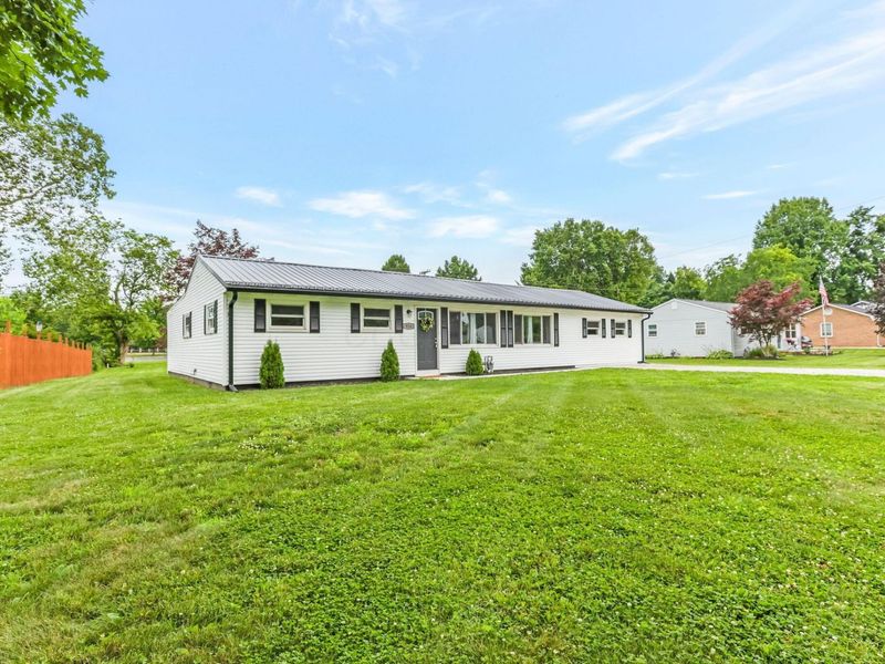 916 Fieldson Drive , Heath, OH 43056 Photo 6