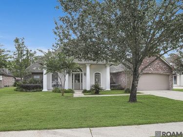 14161 Twelve Oaks Dr, Walker, LA 70785