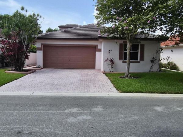 7306 NW 1st Manor NW, Plantation, FL 33317