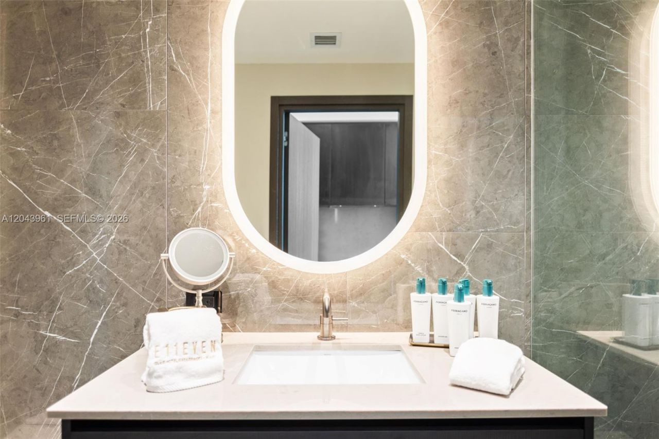 20 NE 11th Street , Unit 4003B, Miami, FL 33132 Photo