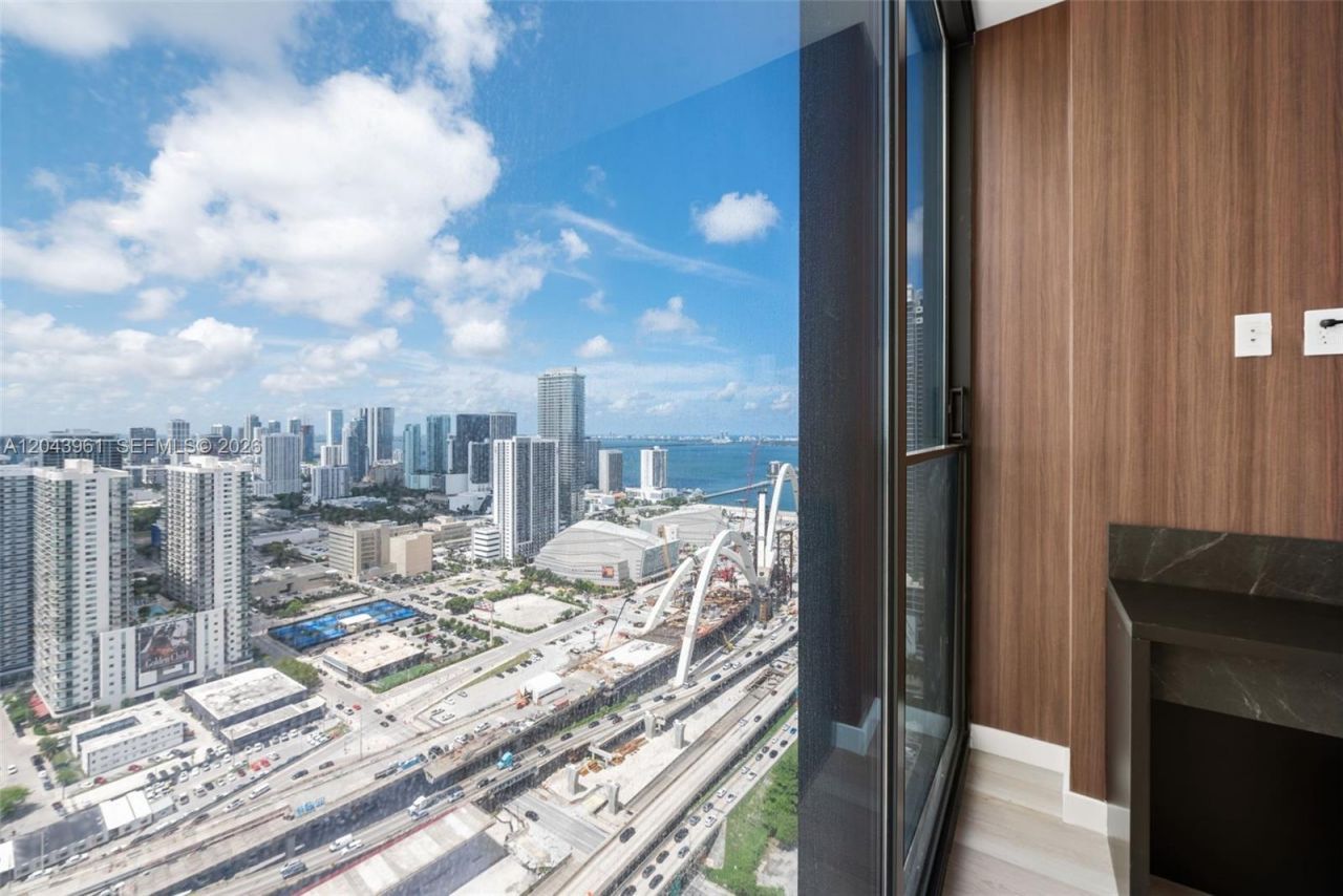 20 NE 11th Street , Unit 4003B, Miami, FL 33132 Photo