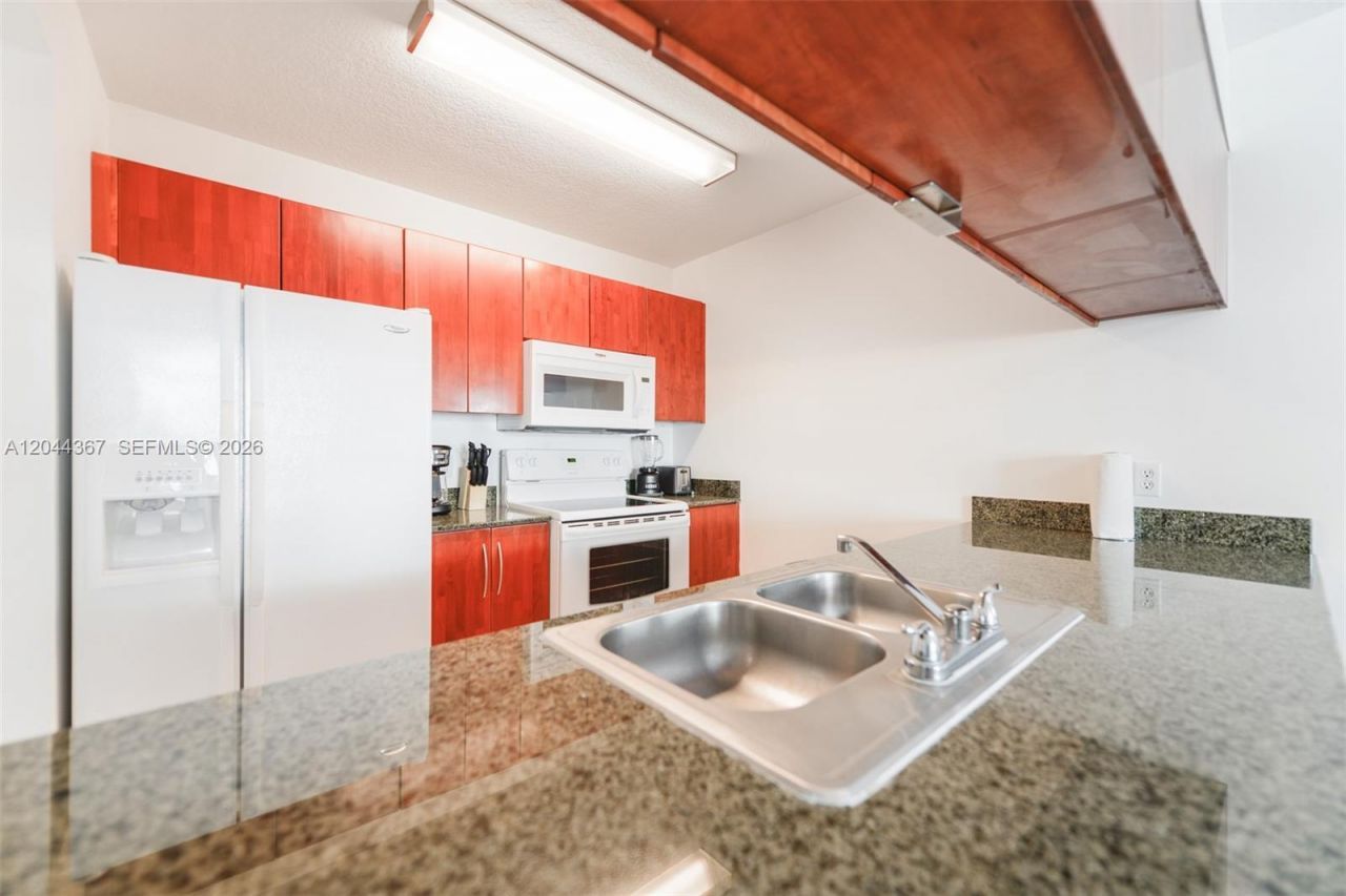 1200 Brickell Bay Dr , Unit 3614, Miami, FL 33131 Photo