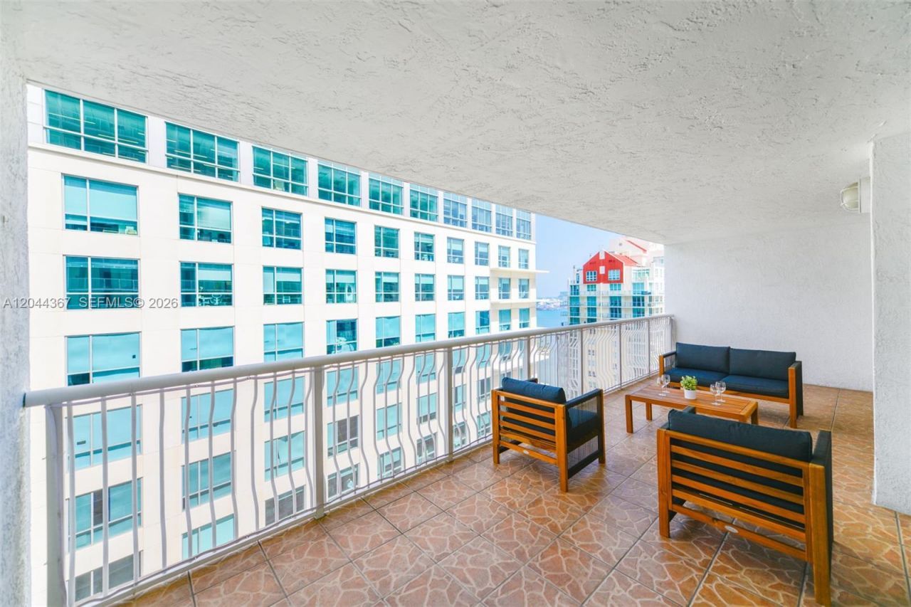 1200 Brickell Bay Dr , Unit 3614, Miami, FL 33131 Photo